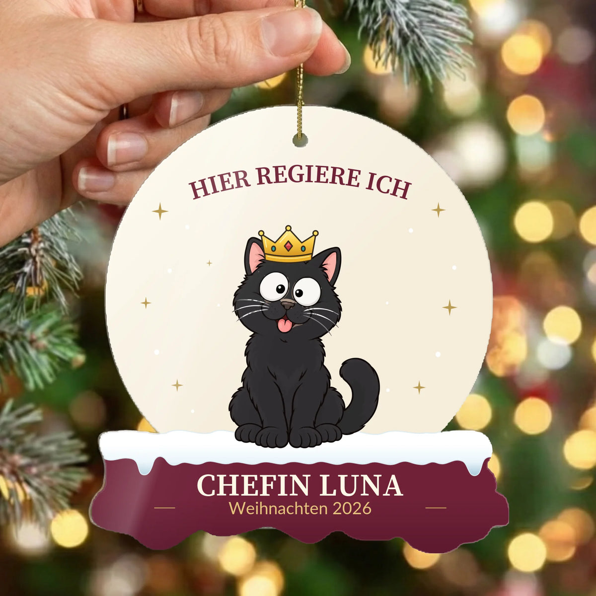 Personalisierter Christbaumschmuck „Hier regiere ich“ mit Katze, Krone, Name und Jahr