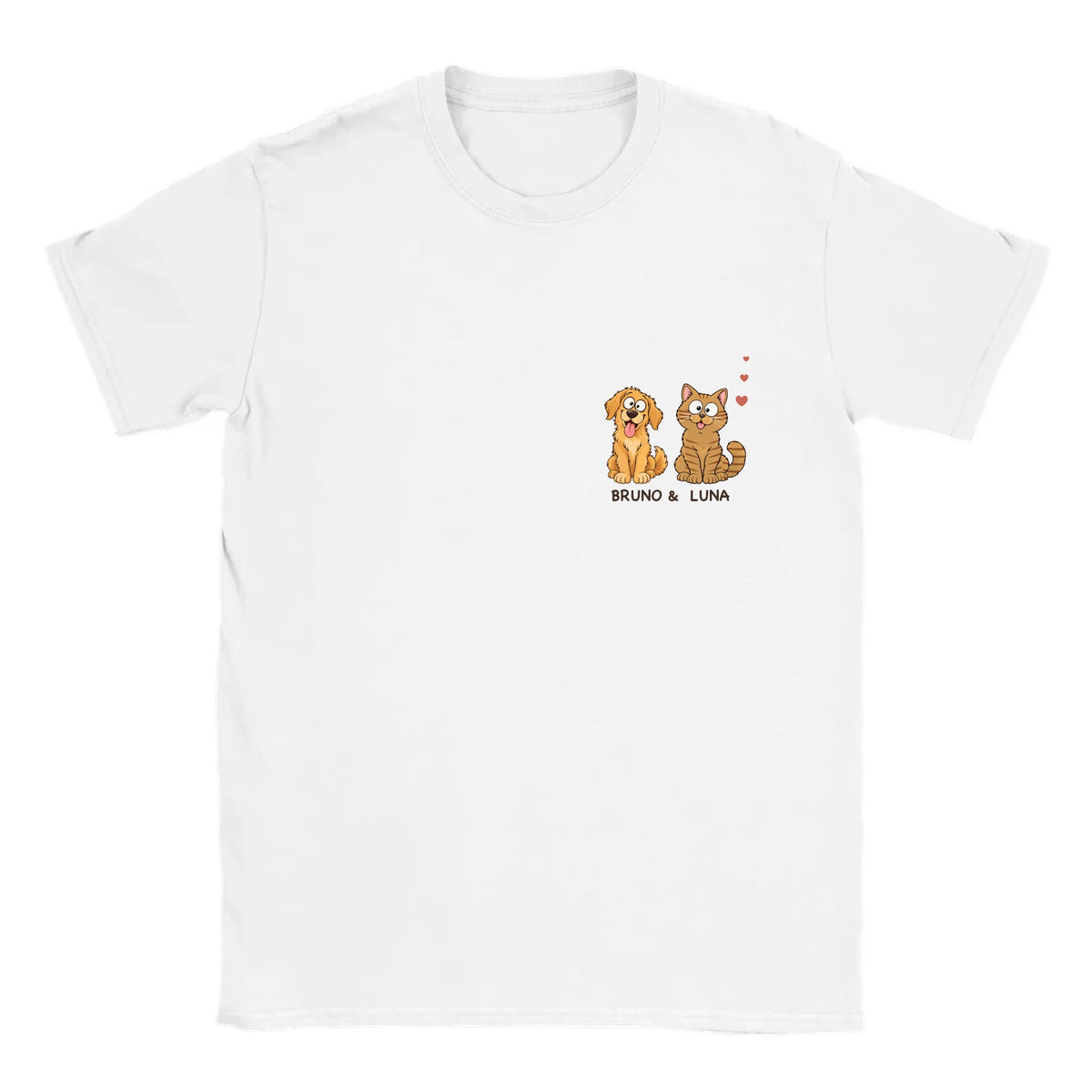 Personalisierbares T-Shirt „Meine Haustiere am Herzen“ in Weiß mit Hund, Katze und Namen auf der Brust