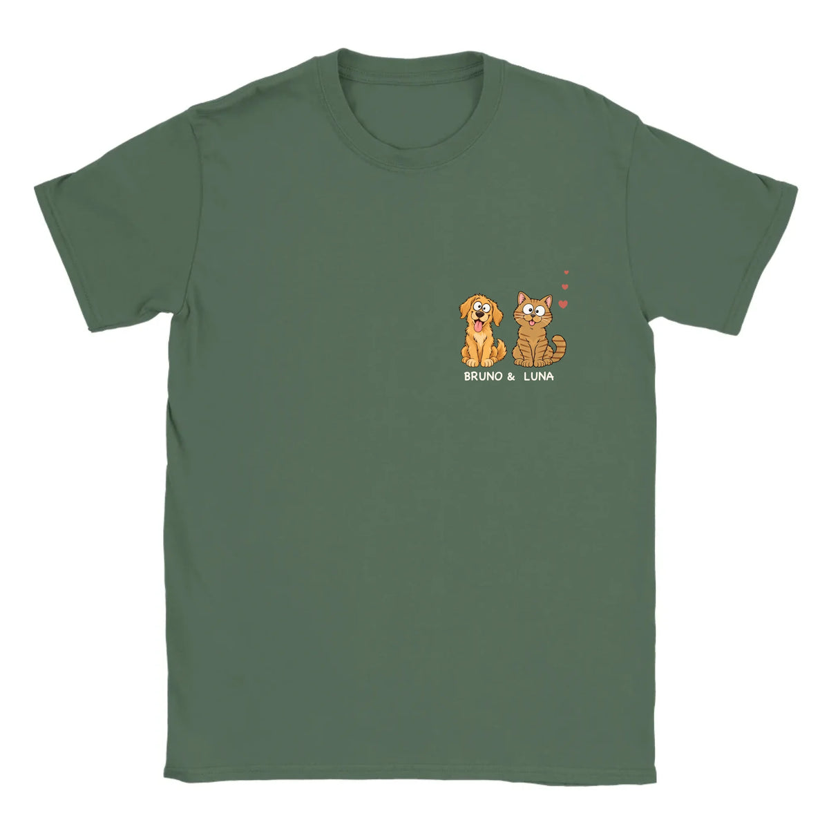 Personalisierbares T-Shirt „Meine Haustiere am Herzen“ in Olivgrün mit Hund, Katze und Namen auf der Brust