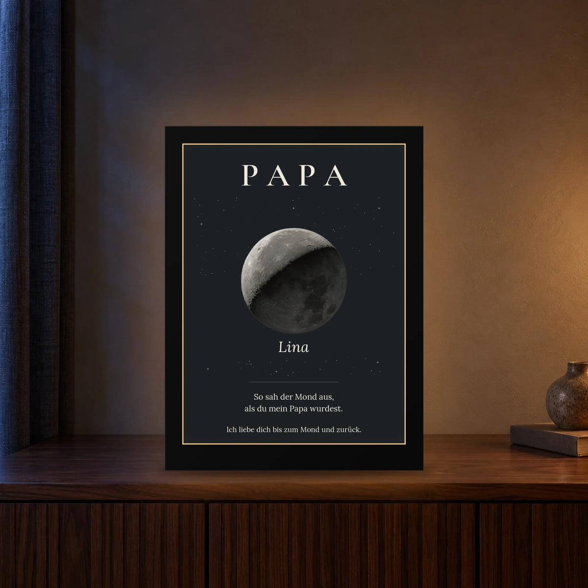 PAPA Mondphasen – schwarzer Lightboxframe am Abend