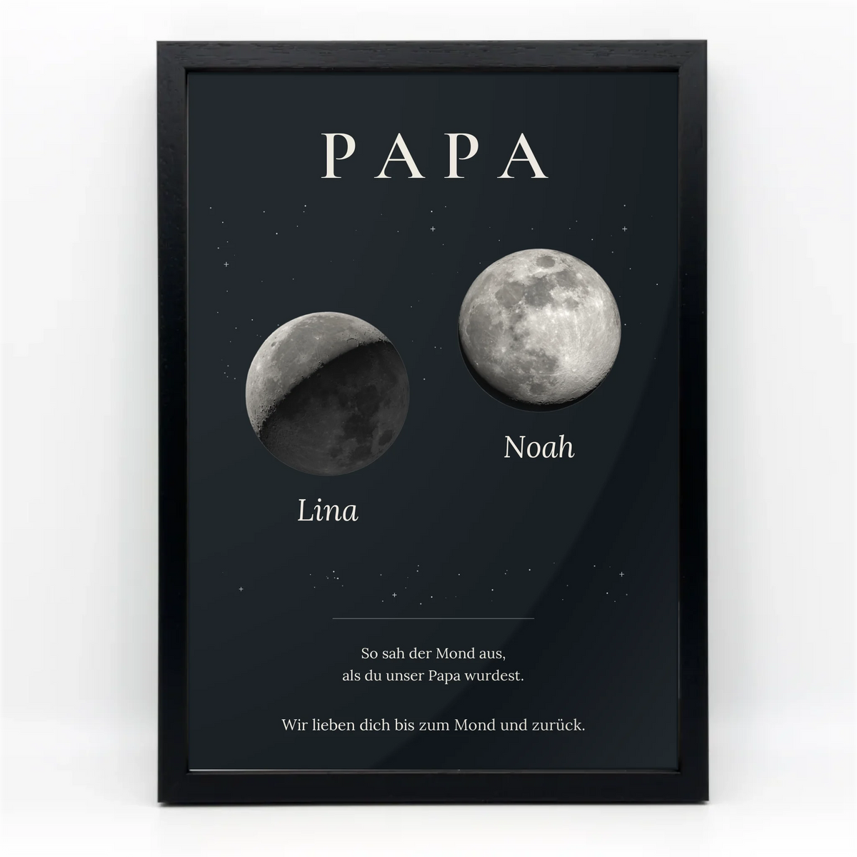 Personalisiertes Papa-Mondphasen-Poster mit zwei Kindernamen in schwarzem Echtholzrahmen