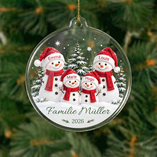Personalisierter Acrylglas-Christbaumschmuck Schneemannfamilie mit vier Namen, Wunschtext und Jahr am Weihnachtsbaum