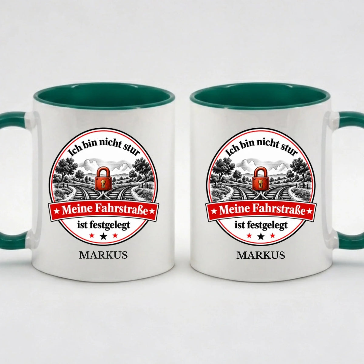 Two-Tone-Tasse „Meine Fahrstraße ist festgelegt“ in Grün mit Name